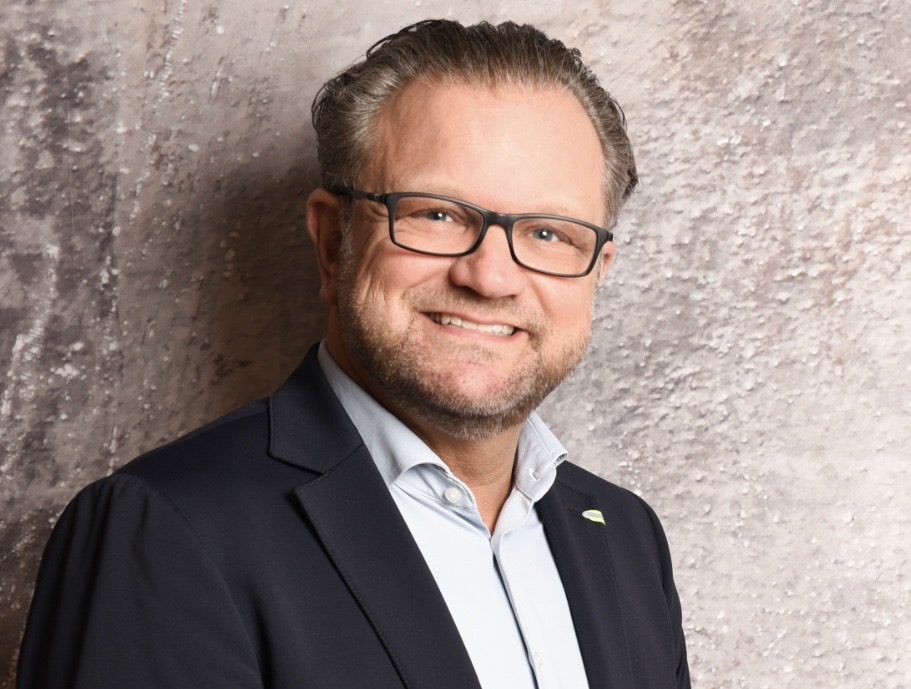 $formattingTool.escape(contactPersonFirstName) $formattingTool.escape(contactPersonLastName)